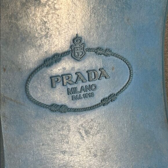 Prada Brushed Leather Derby Men’s Dress Shoes Black with Blue Sole US 9EE 2EE049